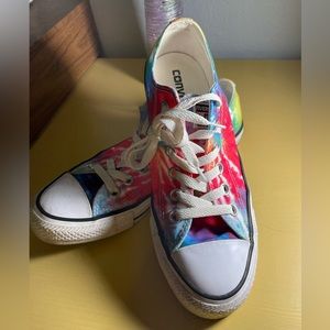 Converse women size 7